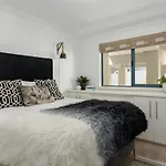 Stunning Sea View Clifton Apartment