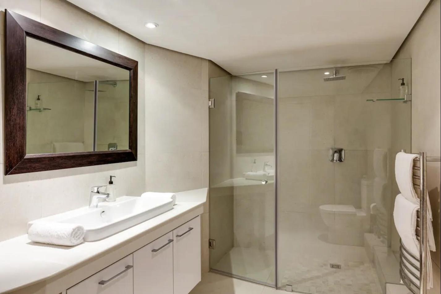 Stunning Sea View Clifton Apartment